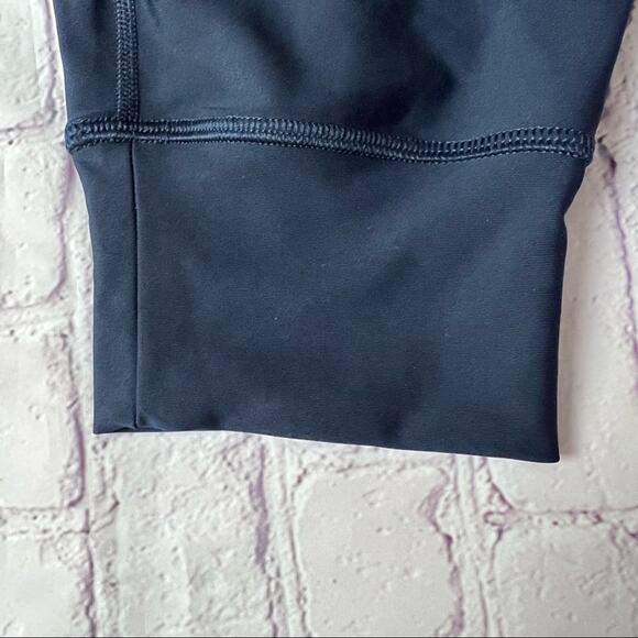 Old Navy Womens  Navy Color  Elevate Jogger Style Leggings  Sz M - Picture 10 of 10